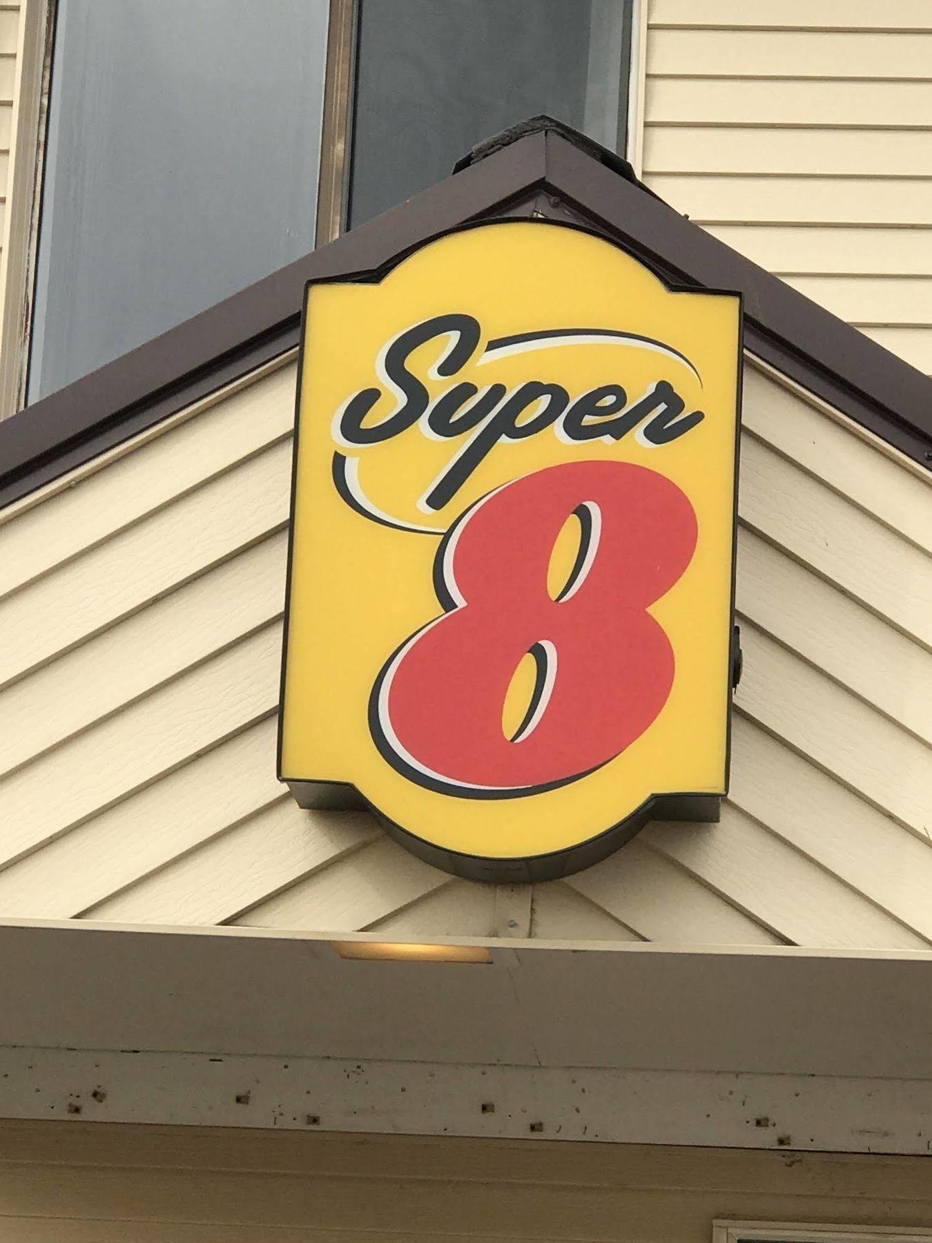 Super 8 By Wyndham Redfield Hotel Bagian luar foto